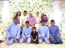 Beliau mula dikenali menerusi drama love you mr. Tiada Niat Sorok Majlis Pelakon Hafreez Adam Zara Zya Selamat Bertunang Mingguan Wanita
