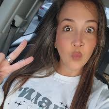 Amber Sullivan's Instagram, Twitter & Facebook