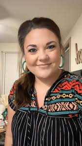 Anyone else have struggle brain Wednesday or is it just me? ,  @michellemcdowelldesigns , #teacherootd #wednesdaybrain #allergiesgotmelike  #savannahjane #michellemcdowelldesigns