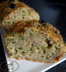 Cake Au Thon Et Aux Poivrons En 2020 Cake Au Thon Cake Sale Facile Recettes De Cuisine
