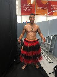 In what has become our favorite olympics tradition, the shirtless tonga flag bearer was back and we all loved it. The Sexy Guy From Tonga Is Once Again Unleashing The Madness Now At The Winter Olympics å›½é™… è›‹è›‹èµž