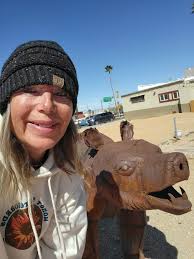 Enjoyed a warm 8 miles in the woods this morning. It was beautiful but I'm  not going to lie, I'll be happier when it's 60 degrees out! Hope y'all  enjoy the pictures