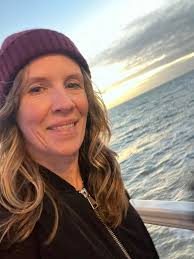 A couple of years ago, I started doing something that really changed things  for me. Before the New Year, I write myself a love letter. I thank myself  for everything I did