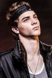 Cast & Crew for Girls Like Girls (2015)