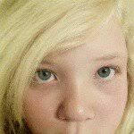 Alyssa Buxbaum's Instagram, Twitter & Facebook