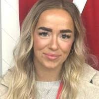 Demi Kemp's Instagram, Twitter & Facebook