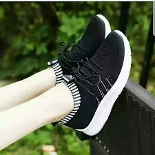 Pin Oleh Alexa Savchenko Di Sepatu Di 2020 Sepatu Wanita Sepatu Kets Sepatu Kets Pria