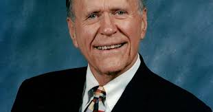 TODD HALE: Roger Tenney, an icon of music in Owatonna