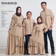 Distributor produsen grosir baju koko muslim pria gaul modern model keren kombinasi bordir batik couple polos putih hitam lengan pendek dan panjang untuk laki laki dewasa murah terbaru tahun 2021 by toko online syahdika tanah abang garment embroidery collection. Terbaru Model Baju Lebaran 2021 Keluarga Update Terbaru