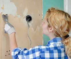 Cache les irrégularités, à coller dans l'enduit. Enlever De La Toile De Verre Comment Faire Nos Conseils De Pro