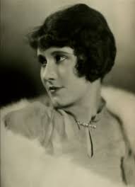 Estelle CLARK : Biography and movies