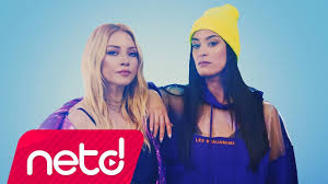 Müzik dünyasına 'bu ne ya!' şarkısı ile hızlı bir giriş yapan ece seçkin, son zamanların en çok konuşulan isimlerinden biri oldu. Ece Seckin Den Rap Performansi Gundemtube Com