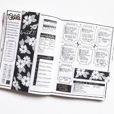 Black And White Bullet Journal Spreads 11 Of My Favorite Weekly Spreads From This Year The Petite Planner Keeping A Bullet Journal Bullet Journal Lettering Ideas Bullet Journal Layout