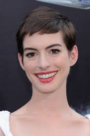 Photos de coupes de cheveux courtes photo de coupe de cheveux courte coiffure de stars 2013 coupes de cheveux courts pour femmes 2016. Les Stars Aux Cheveux Longs Qui Sont Passees Au Court