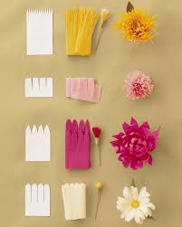 Comment Creer Une Fleur En Papier Crepon Archzine Fr Fleur Papier Crepon Fleurs En Papier Fleurs En Papier De Soie