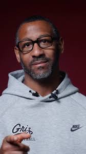 𝑭𝑹𝑬𝑬 𝑩𝑬𝑬𝑹 🍻, Coach DeCuire is buying the first round Wednesday  night! The first 100 students get a free beer (21+) or $10 to the  concessions. , #GrizHoops