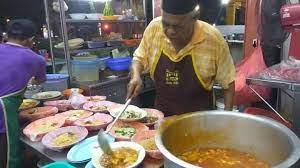 Tuangkan kuahnya dan kemudian hiaskan dengan tauhu goreng, daun sup, bawang goreng, telur rebus, lada. Melaka Daily Mee Basah Legend Pak Dollah Mee Basah Facebook