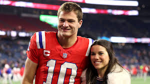 Patriots star talks wife's viral baking videos: 'She's a superstar'
