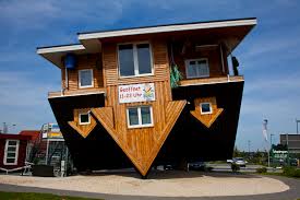 December 31, 2020 at 4:05 am · gettorf, germany ·. Das Verruckte Haus Foto Bild Abstraktes Formen Luneburger Heide Bilder Auf Fotocommunity