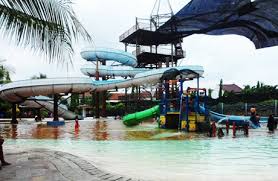 Harga tiket masuk yang ditarifkan kolam renang tirta mulya masih terbilang terjangkau yaitu rp. Lokasi Dan Harga Tiket Kolam Renang Plaza Marina Surabaya Penginapan Net 2021
