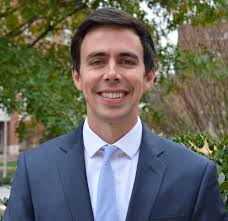 Andrew Huggins's Instagram, Twitter & Facebook