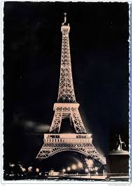 Après le coucher du soleil et 30 min… tour effeil nuit. Eiffelturm Tour Eiffel La Nuit Eclairage Mazda Mai 1958