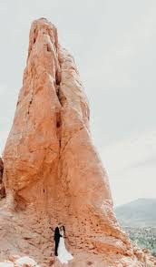 Although not as dramatic as bryce national park, garden of the gods is worth a visit. How To Have A Garden Of The Gods Elopement Leah Goetzel Photography