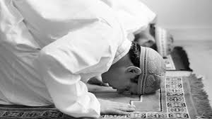 Berikut kita jelaskan di bawah ini beberapa tata cara sholat tarawih serta berapakah jumlah sholat tarawih yang. Daftar 12 Surat Pendek Untuk Shalat Tarawih Di Rumah Lengkap Dengan Lafaz Arab Dan Latinnya Tribun Kaltim