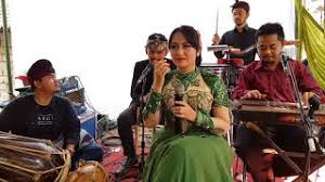 Yayan jatnikalyrics:daun kalapa nu oyag ka tebak anginsiga gupayna kawas gupaynanu lawas ilangkasawang deui nembongan deuiasih. Chords For Pop Sunda Lamunan