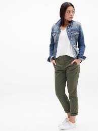 Pin By Kathy Williams On College Clothes In 2020 Pants Outfit Casual Khaki Pants Outfit Chinos Women Outfit