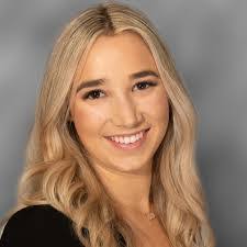 Nicole Latham's Instagram, Twitter & Facebook