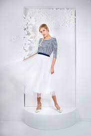 Brautkleid vintage unkonventionelles brautkleid royale hochzeiten braut heiraten hochzeit brautkleid hochzeitskleid mit spitze 2020, es ist wichtig, ein hochzeitskleid zu einsacken. Brautmode Kollektion Les Jeunes 2017 Modell Lou