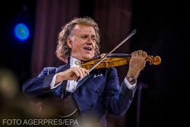 Andre rieu speelt tijdens zijn concerten de mooiste symfonieën van grote componisten als johann strauß en maurice ravel. Portret Andre Rieu Regele Modern Al Valsului AgenÈ›ia De PresÄƒ Rador