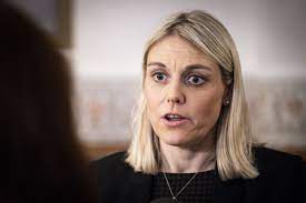 Check spelling or type a new query. Minister Bekraefter Flere Huller I Forsvarets Kontrolsag Licitationen