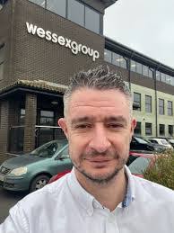 Bonnie Trott's Instagram, Twitter & Facebook