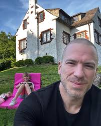 Desirée Lynch (@des_lynch) • Instagram photos and videos