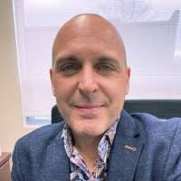 90+ perfiles de «Drolet»