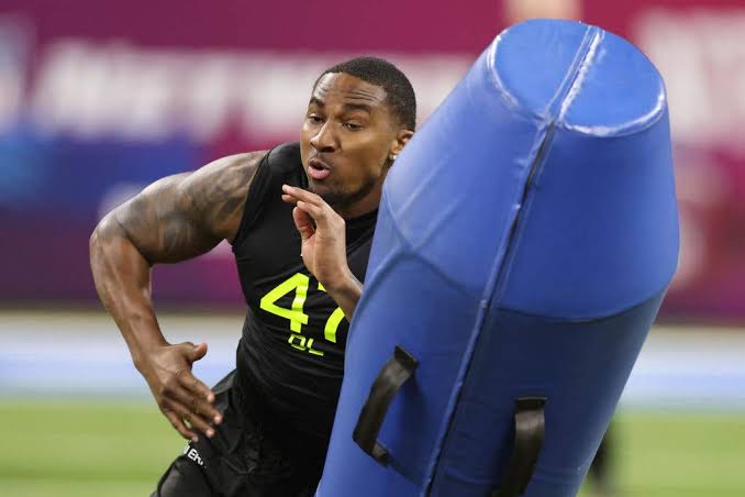 Donovan Ezeiruaku- 6 Things To Know About Eagles Draft Prospect - 97.5 The  Fanatic