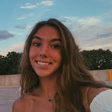 Kristen Gamble's Instagram, Twitter & Facebook