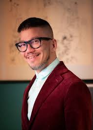 Edmond Chin's Instagram, Twitter & Facebook