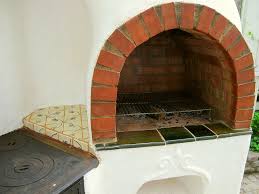 Bucatarie din lemn pentru copii echipata. MinunÄÈie De Cuptor Intr O GrÄdinÄ Din Centrul BucureÈtiului Adela Parvu Interior Design Blogger