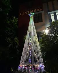 1pc natal permen penyimpanan keranjang kreatif yang unik elk snowman santa buah hadiah kecil wadah dekorasi natal perlengkapan rumah. Kreatif Mahasiswa Gentiaras Bandar Lampung Buat Pohon Natal Dari Tali Rafiah Altumnews Com