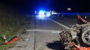 News aus deutschland und aller welt mit kommentaren und hintergrundberichten auf süddeutsche.de. Auf Der A8 Fahrer Verliert Die Kontrolle 18 Jahrige Stirbt Bei Unfall Baden Wurttemberg Stuttgarter Nachrichten