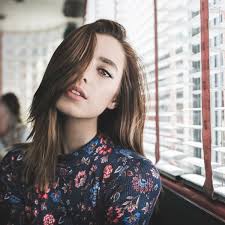 Futuristic Ad-Earning Website: Earn Money Online with Neon Blue Theme crear  sitio web de anuncios con IA