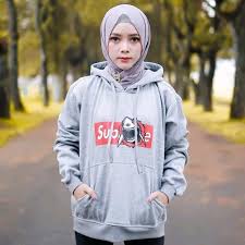 Sebelum memulai tutorial temen2 siapin 2 bahan untuk. Tetap Modis Saat Berhijab Dengan 9 Rekomendasi Sweater Dan Jaket Islami Kekinian Yang Nyaman Dikenakan