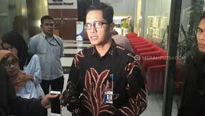 He was a member of the north sumatra regional legislature from 1999 to 2003. Kpk Kembali Panggil Anak Menkumham Yasonna Laoly Merahputih