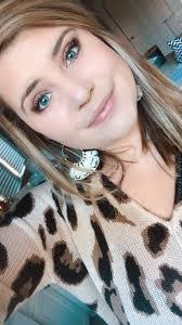 Amanda Windom's Instagram, Twitter & Facebook