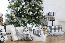 Black And White Buffalo Plaid Christmas Decor Black And White Christmas Tree For The Holidays Diy Playbook White Christmas Decor Christmas Tree With Presents Plaid Christmas Decor