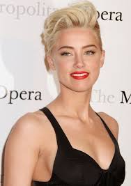 Amber Heard Love Her Hairstyle Here Amber Hair Short Blonde Pixie Hairstyle