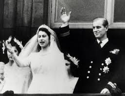 Image captionqueen elizabeth and prince philip visit the great wall of china in 1986. Queen And Prince Philip Wedding Day Body Language Is Shocking For This Reason Express Co Uk